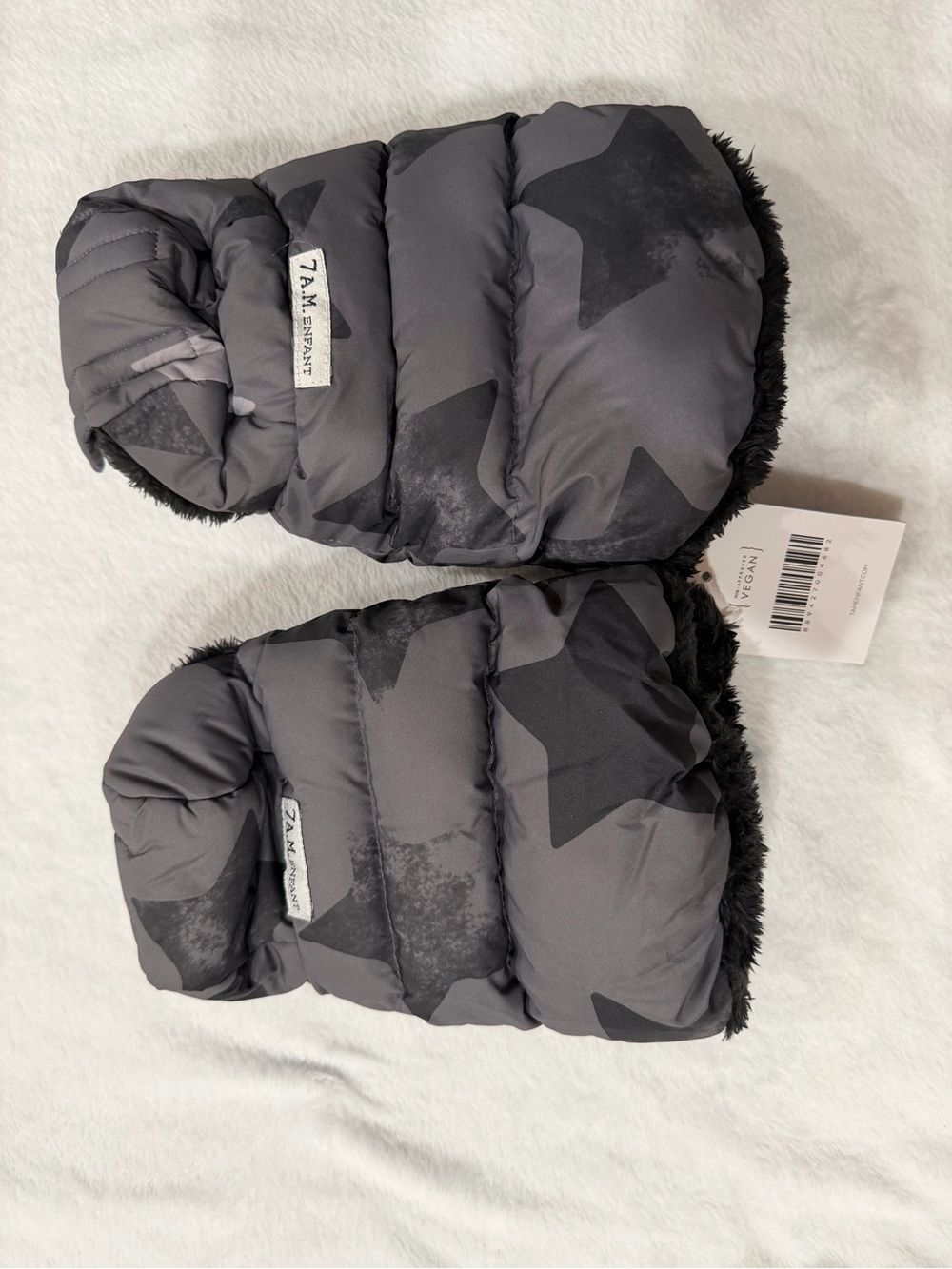 7 A.M. Gray & Black Star Puffer Mittens